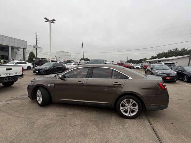 2015 Ford Taurus SE