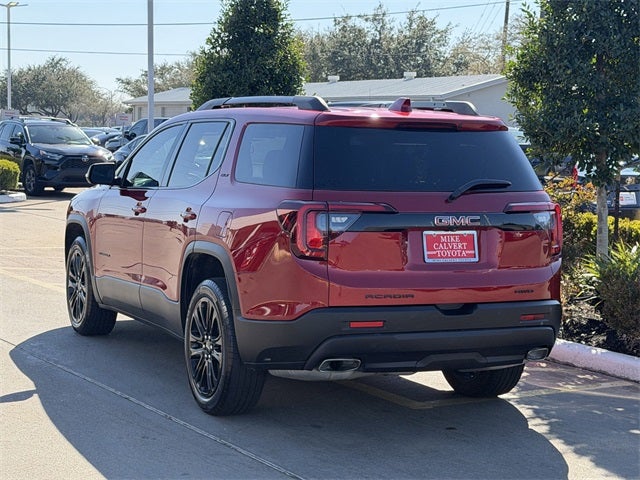 2023 GMC Acadia SLT
