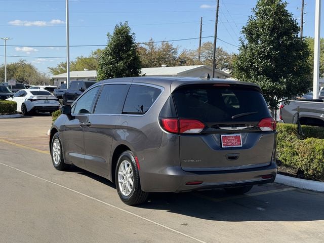2023 Chrysler Voyager LX