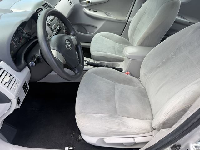 2011 Toyota COROLLA LE