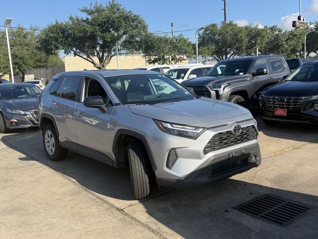 2024 Toyota RAV4 LE