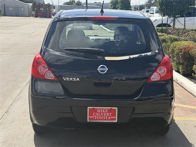 2011 Nissan Versa 1.8 S