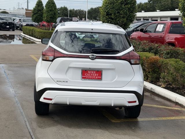 2024 Nissan Kicks S