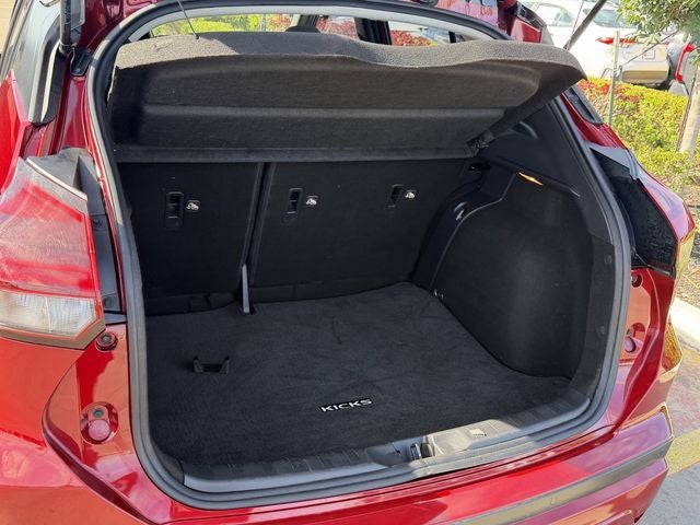 2021 Nissan Kicks SR