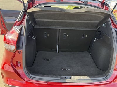 2021 Nissan Kicks SR