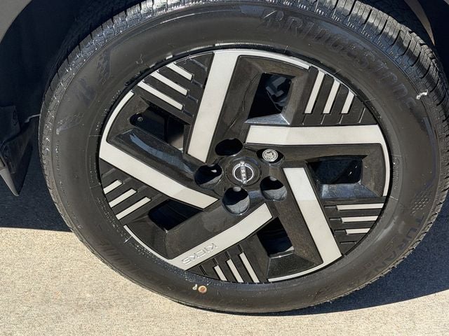 2025 Nissan Kicks MPV SV