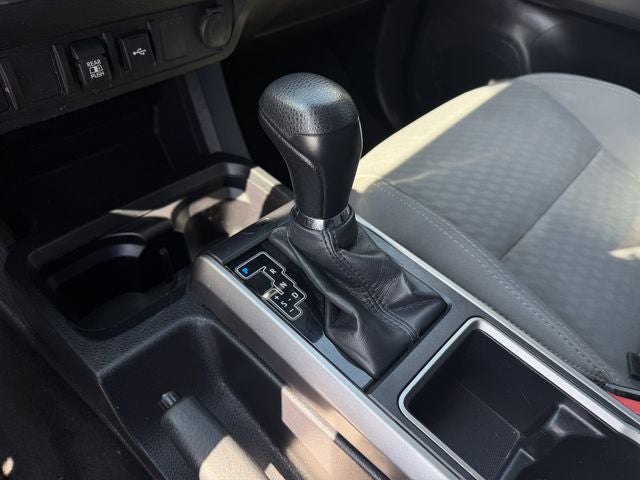 2022 Toyota TACOMA SR5 SR5 V6