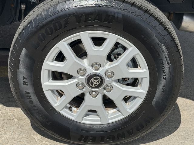 2025 Toyota TACOMA SR5 SR5