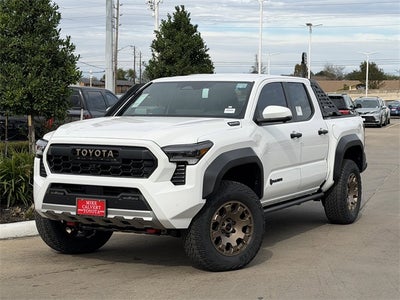 2026 Toyota Tacoma i-FORCE MAX Trailhunter