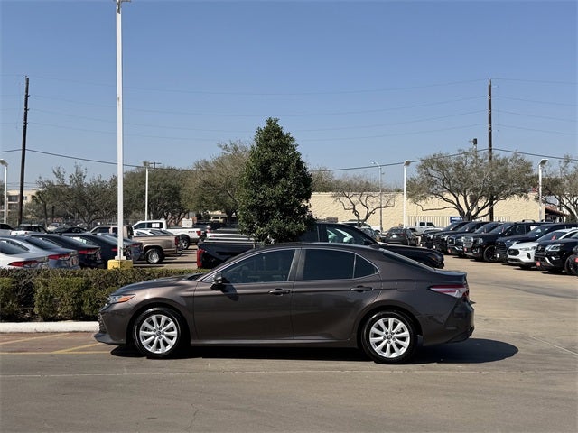 2019 Toyota CAMRY LE