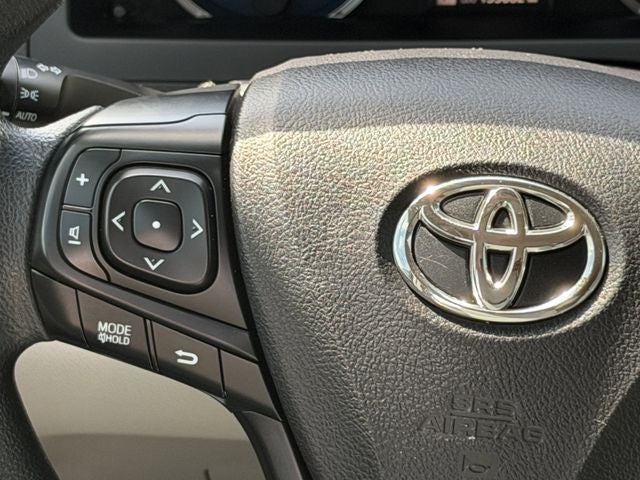 2016 Toyota CAMRY LE