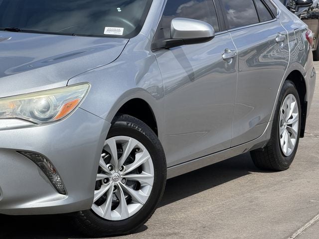 2016 Toyota CAMRY LE
