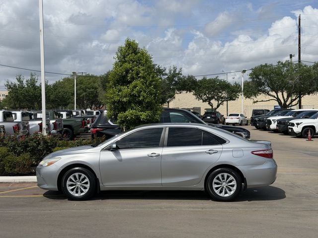 2016 Toyota CAMRY LE