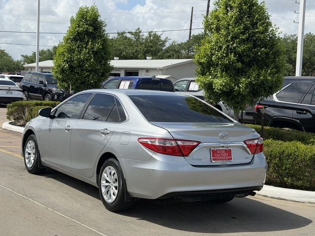2016 Toyota CAMRY LE