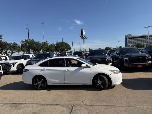 2017 Toyota CAMRY LE