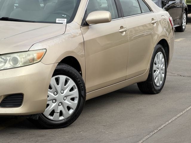 2011 Toyota CAMRY LE