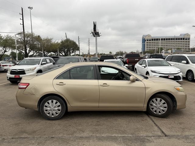 2011 Toyota CAMRY LE