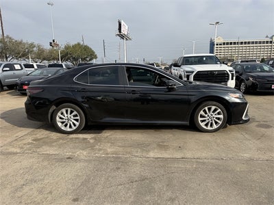 2022 Toyota CAMRY LE