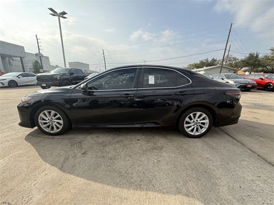 2022 Toyota CAMRY LE