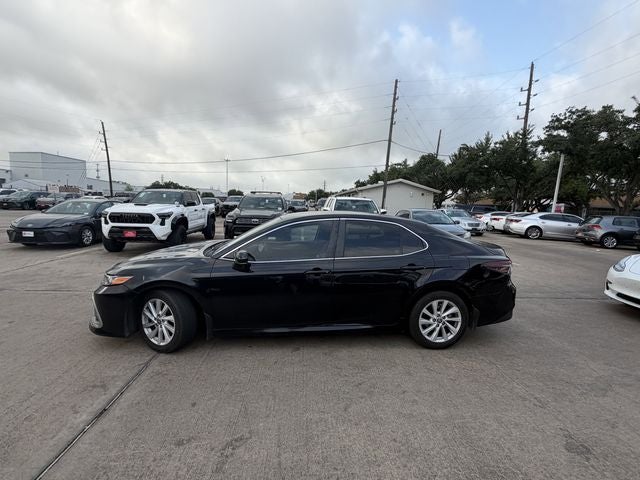 2022 Toyota CAMRY LE