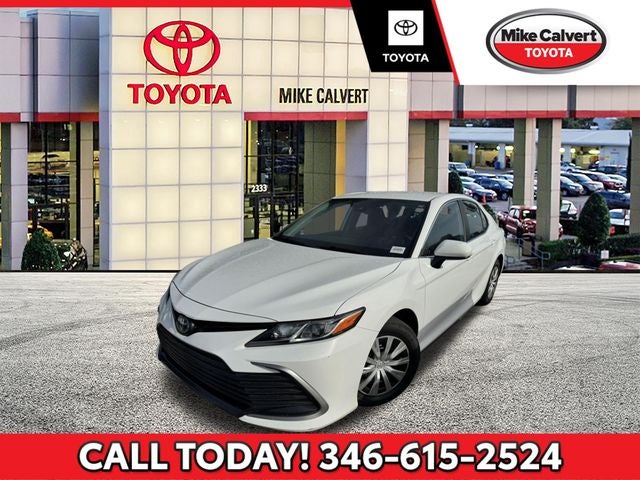 2022 Toyota Camry Hybrid LE