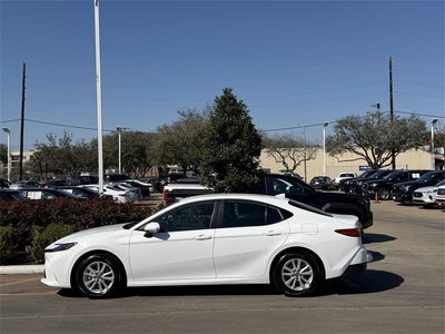 2025 Toyota CAMRY LE