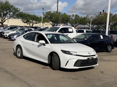 2025 Toyota CAMRY LE