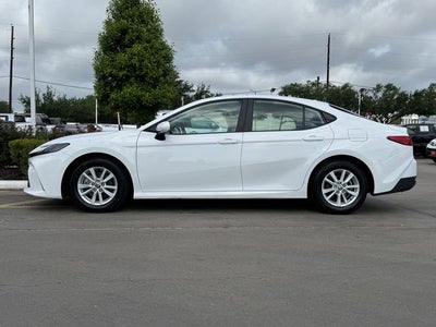 2025 Toyota CAMRY LE
