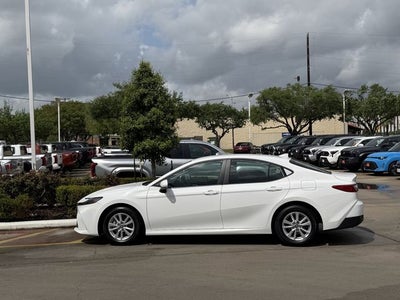 2025 Toyota CAMRY LE