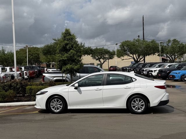 2025 Toyota CAMRY LE