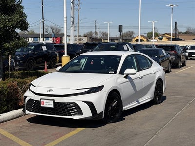 2025 Toyota CAMRY SE