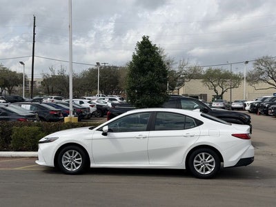 2025 Toyota CAMRY LE