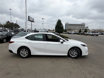2025 Toyota CAMRY LE