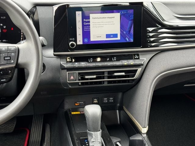 2025 Toyota CAMRY LE