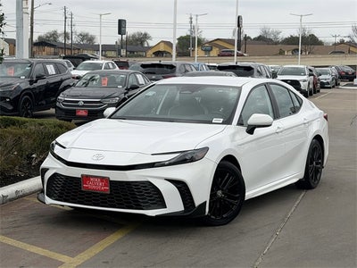 2025 Toyota CAMRY SE