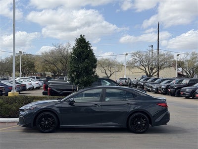 2025 Toyota CAMRY SE