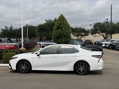 2024 Toyota CAMRY SE