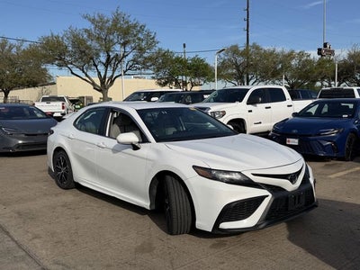 2024 Toyota CAMRY SE