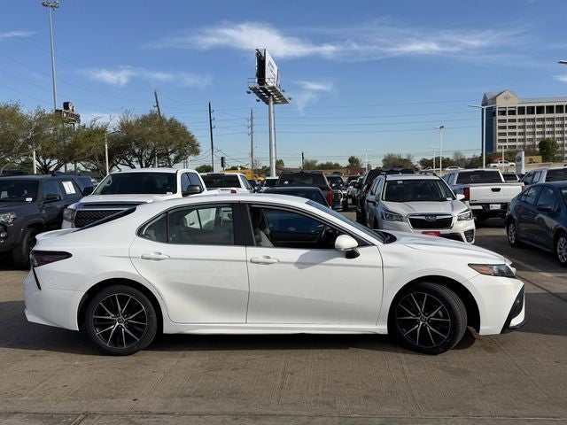 2024 Toyota CAMRY SE
