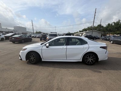 2024 Toyota CAMRY SE