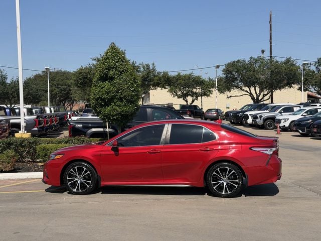 2020 Toyota CAMRY SE
