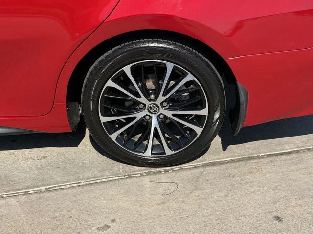 2020 Toyota CAMRY SE