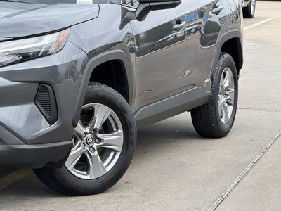 2025 Toyota RAV4 HYBRID LE