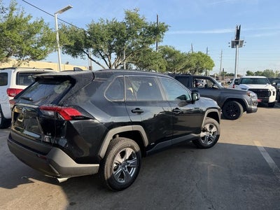 2025 Toyota RAV4 HYBRID LE