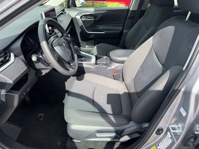 2025 Toyota RAV4 HYBRID LE