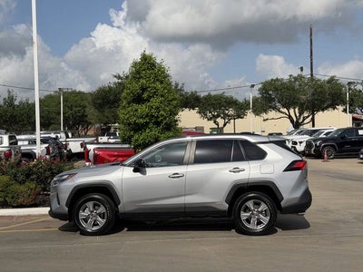 2025 Toyota RAV4 HYBRID LE