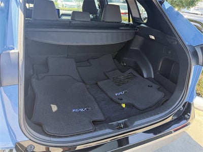 2023 Toyota RAV4 HYBRID SE