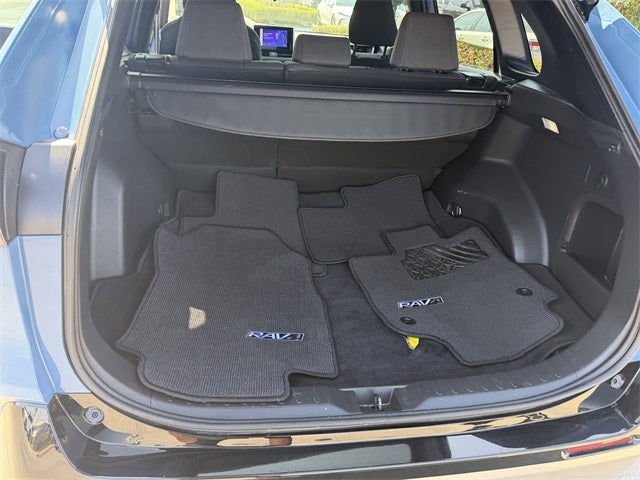 2023 Toyota RAV4 HYBRID SE