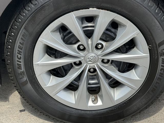 2015 Toyota CAMRY LE