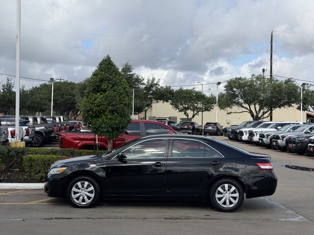 2011 Toyota CAMRY LE